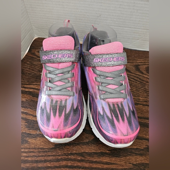 Skechers Other - Sketchers Memory Foam NWOT. Size 5 Girls. (Bin11)